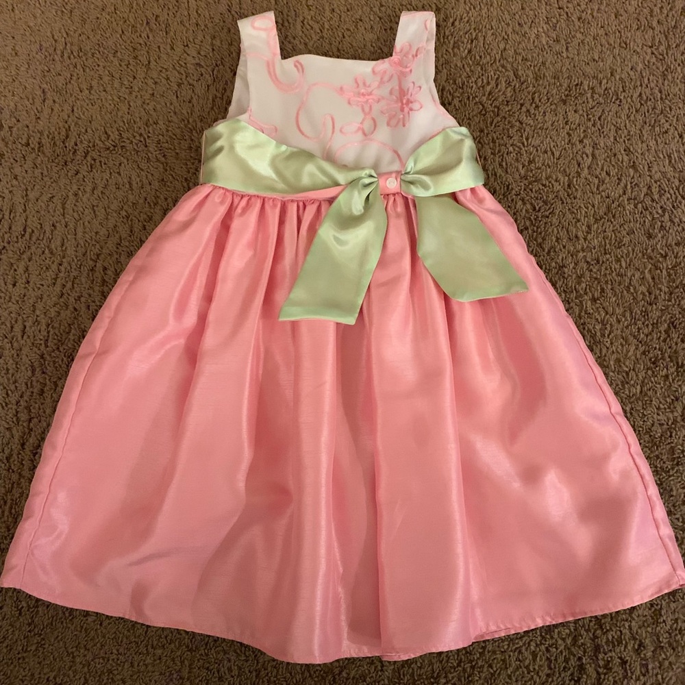 Young girls dress